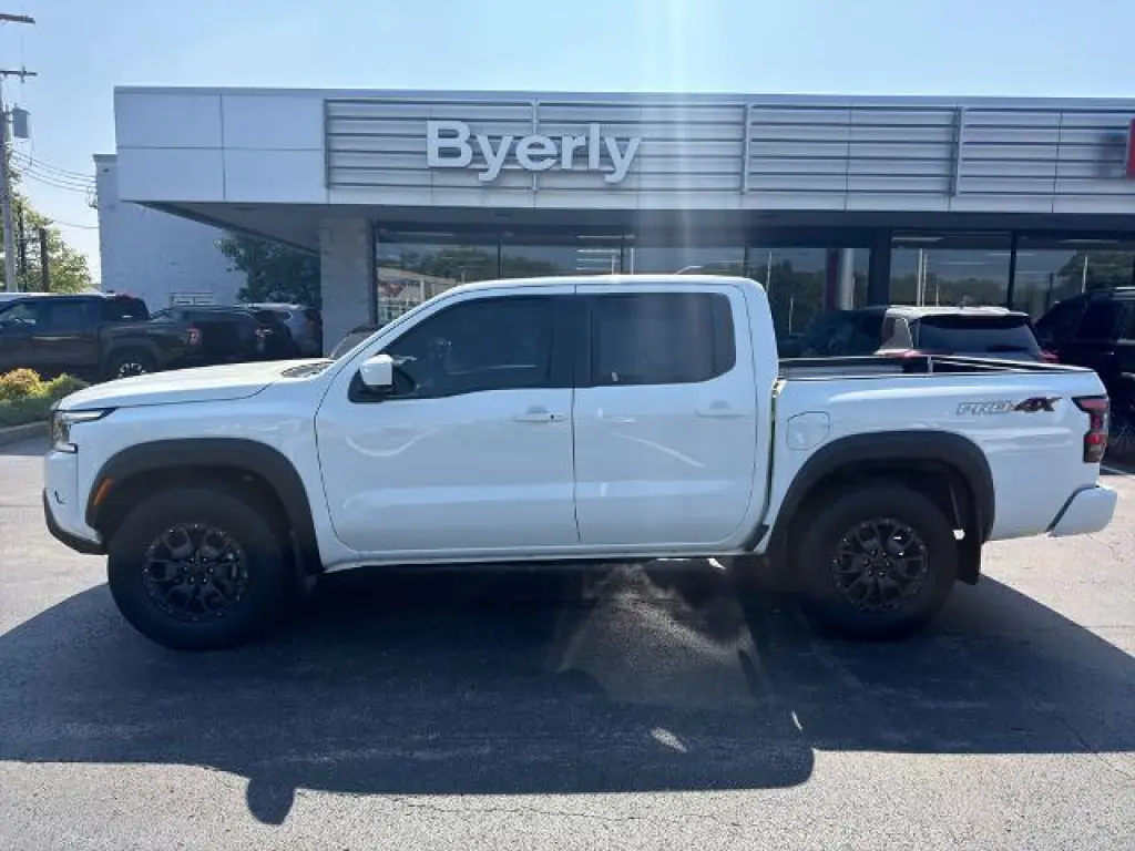 Nissan Frontier 2024 4x4 PRO-4X 4p. Cabina de Tripulante 5 pies. Caja Corta