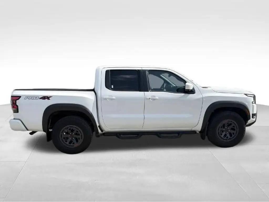 Nissan Frontier 2025 4x4 PRO-4X 4p. Cabina de Tripulación 5 pies de Caja Corta
