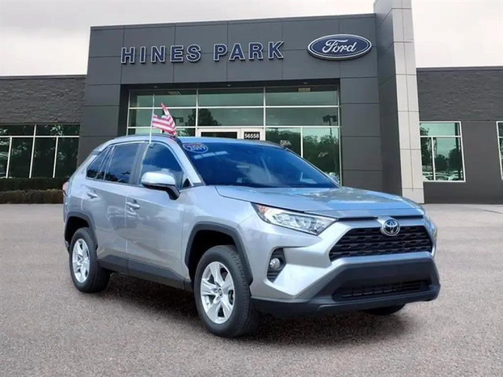 Toyota RAV4 2019 AWD XLE 4p SUV