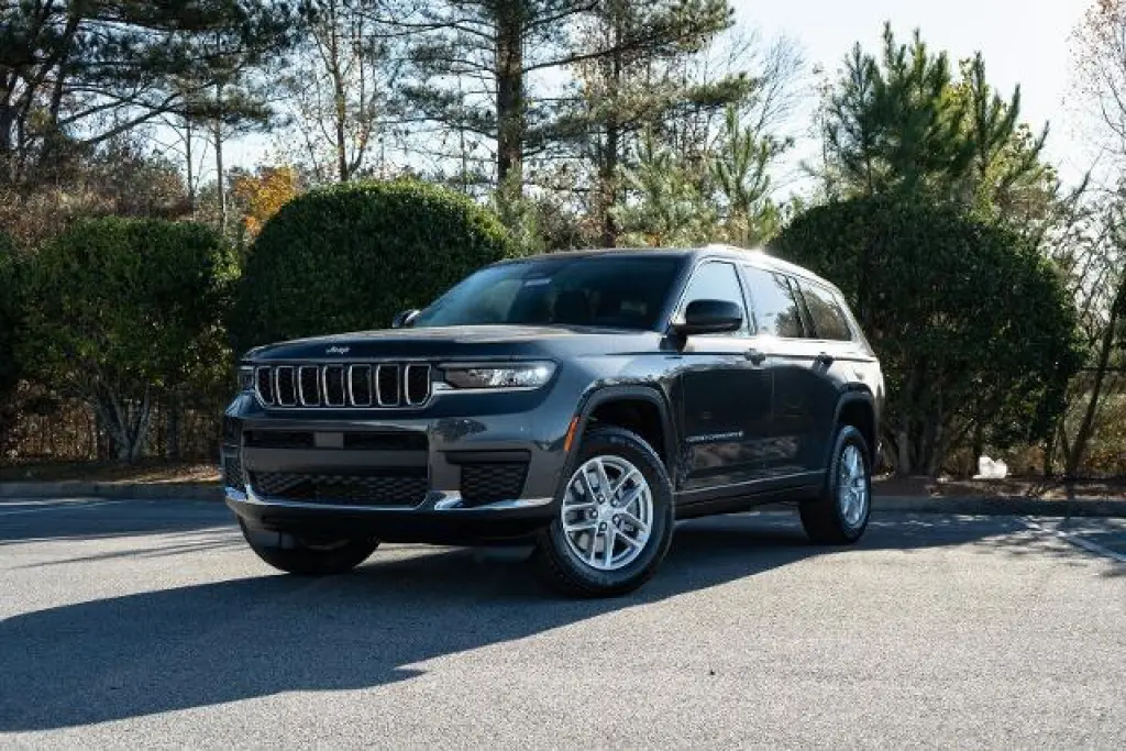 Jeep Grand Cherokee L 2025 4x2 Laredo 4p SUV