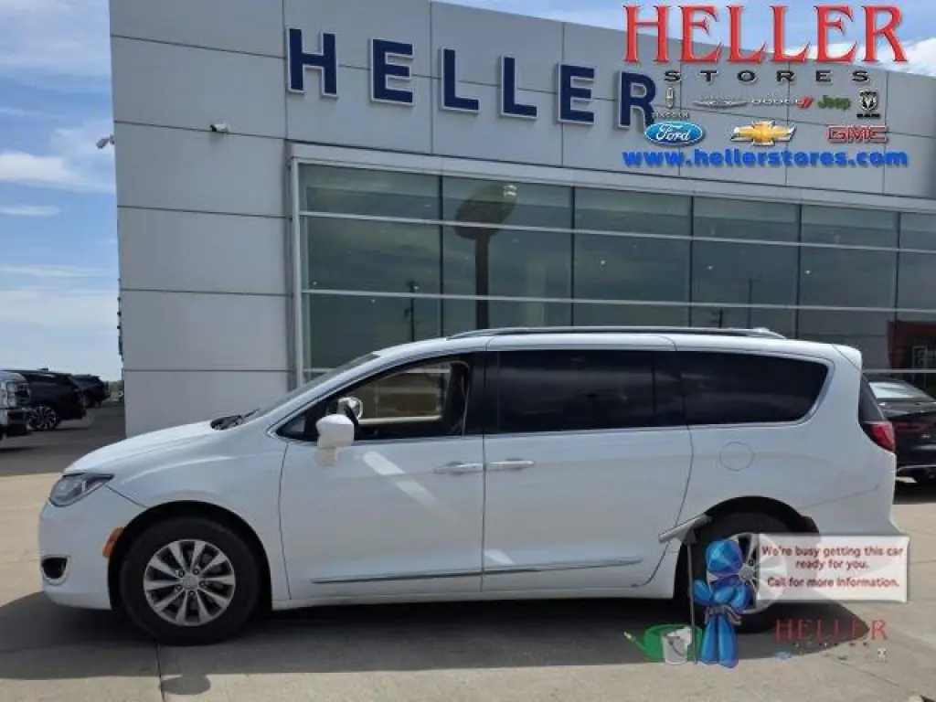 Chrysler Pacifica 2019 Touring L 4p Minivan