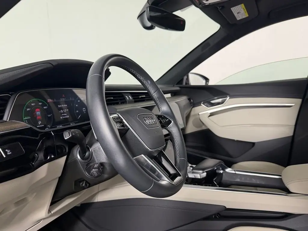 2024 Audi Q8 Sportback e-tron