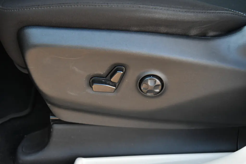 2023 Chrysler Voyager