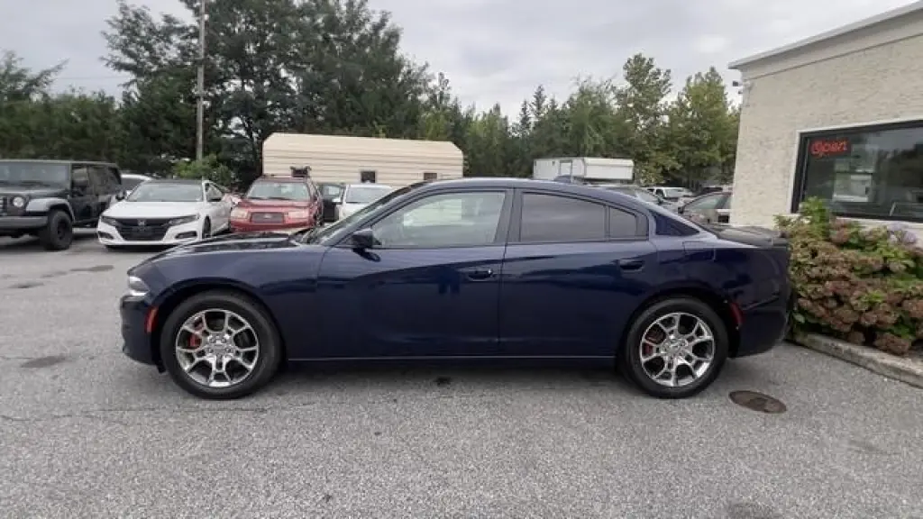 2015 Dodge Charger 4dr Sdn SXT AWD