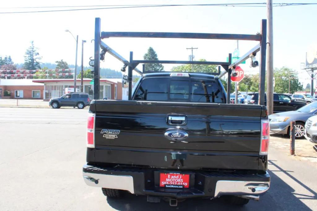 2014 Ford F-150 2WD SuperCab 145" Lariat