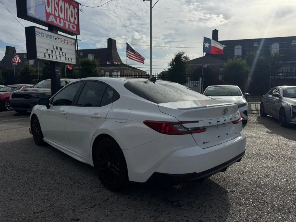 2025 Toyota Camry Hybrid XLE