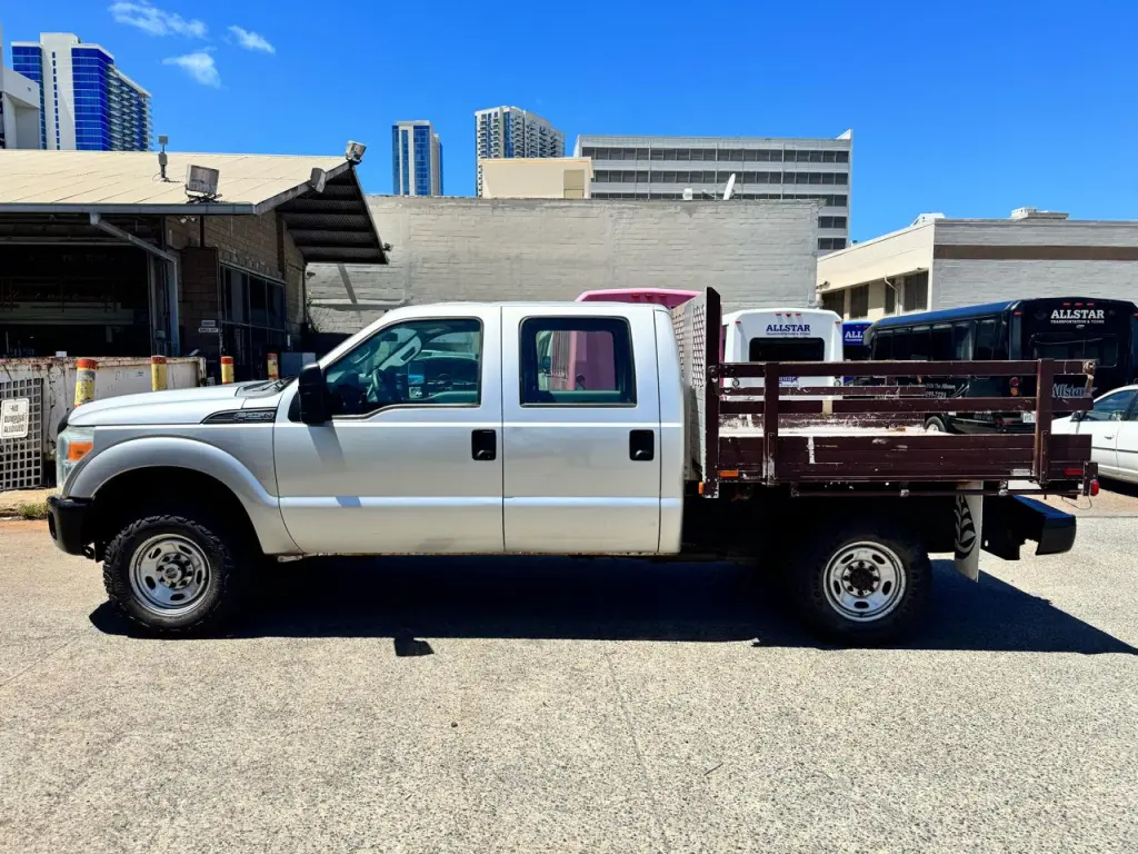 2013 Ford Super Duty F-250 SRW 4WD Crew Cab 156" Platinum