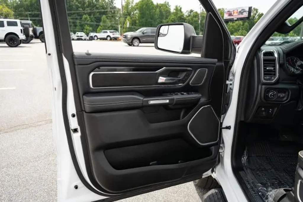 Ram 1500 2022 4x4 Laramie 4dr Crew Cab 5.6 ft. SB Pickup