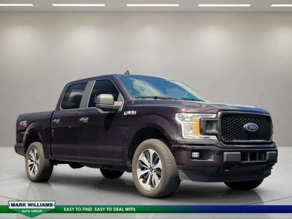 Ford F-150 2020 4x4 XL 4dr SuperCrew con cabina de 5,5 pies de largo.