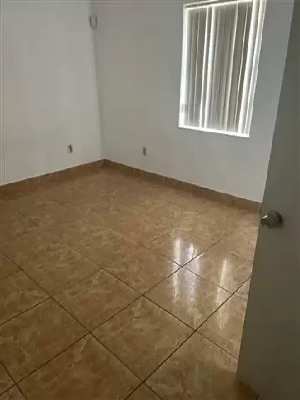 APT  RENTA 2500 7867179197