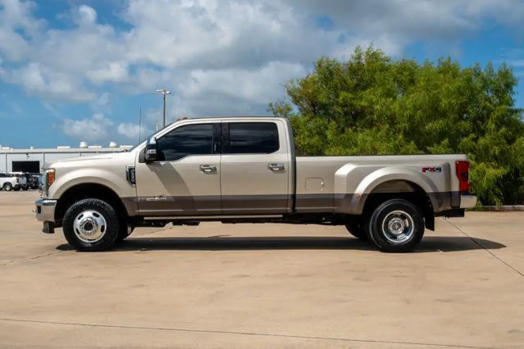 Ford F-350 Super Duty 2018 4x4 King Ranch 4dr Cab con 8 pies de largo pickup