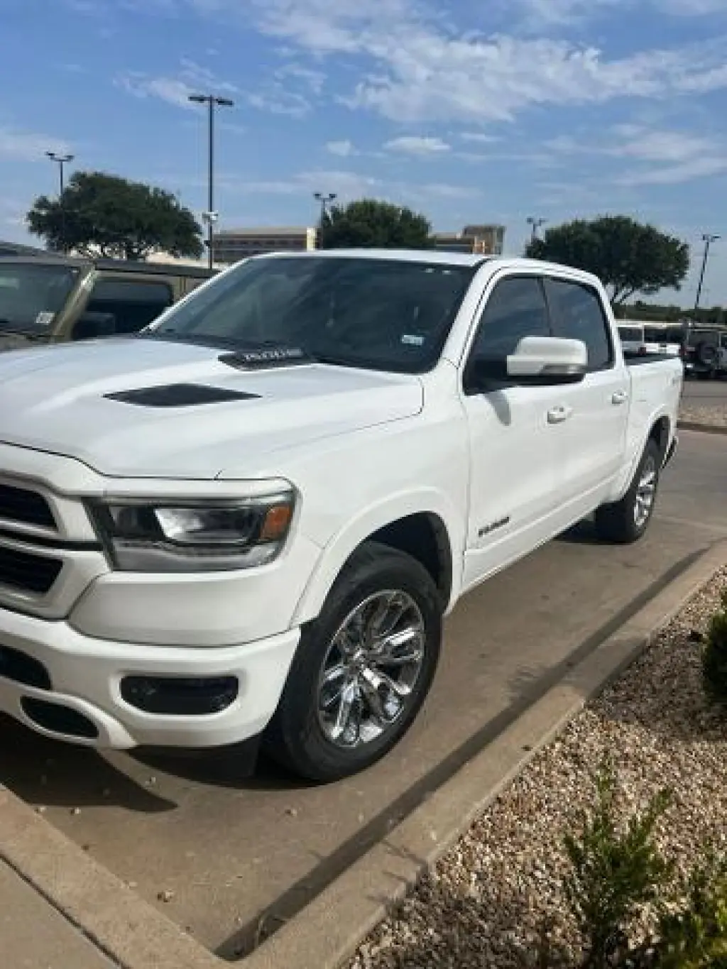 Ram 1500 2021 4x4 Laramie 4dr Crew Cab 5.6 ft. SB Pickup