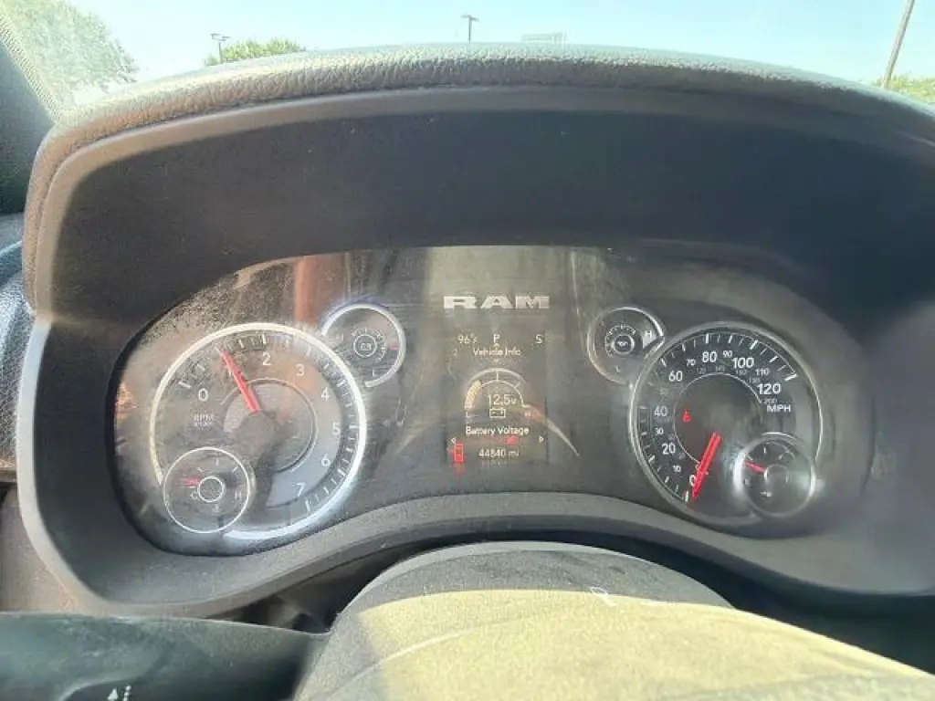Ram 1500 2023 4x2 Tradesman 4dr Crew Cab 5.6 ft. SB Pickup
