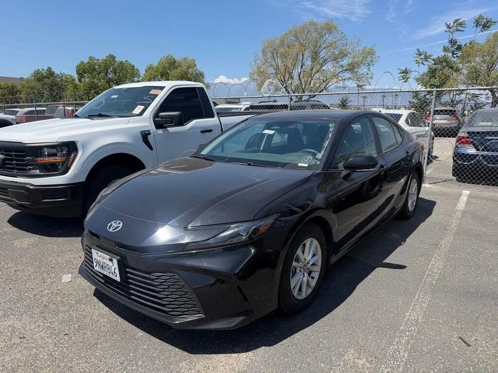 Toyota Camry 2025 LE 4dr Sedán
