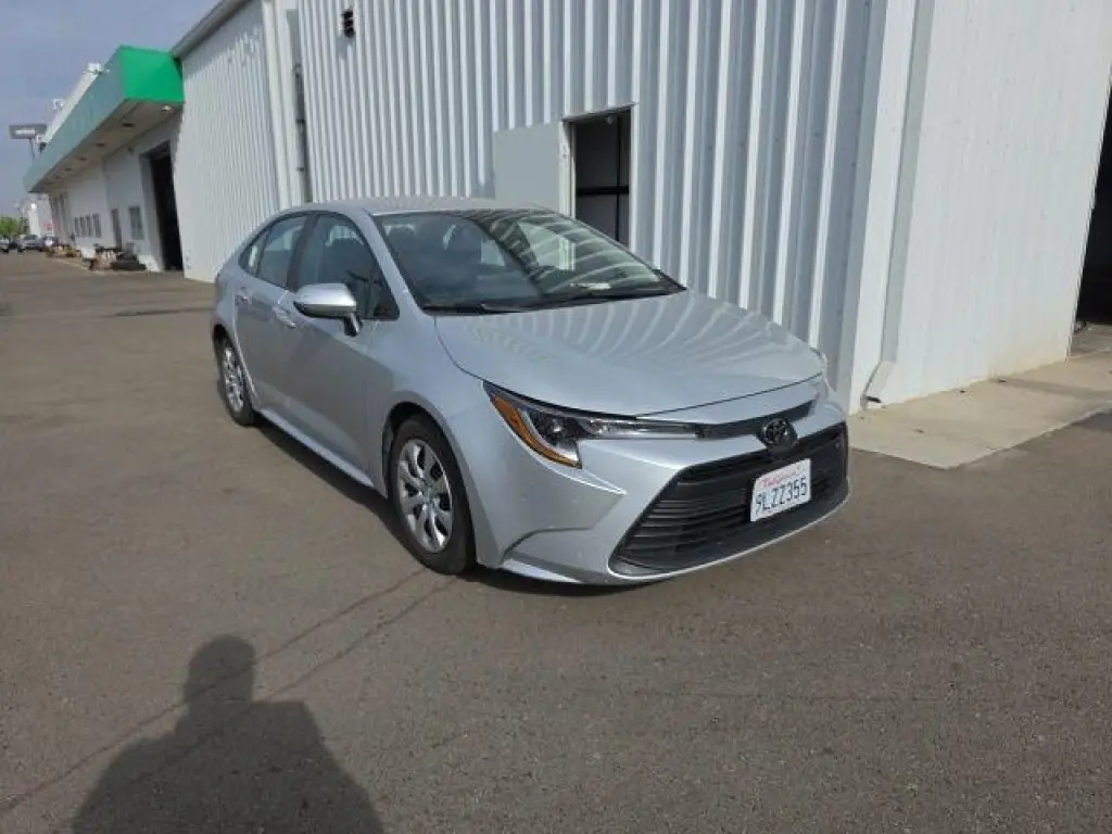 Toyota Corolla 2024 LE 4dr Sedán