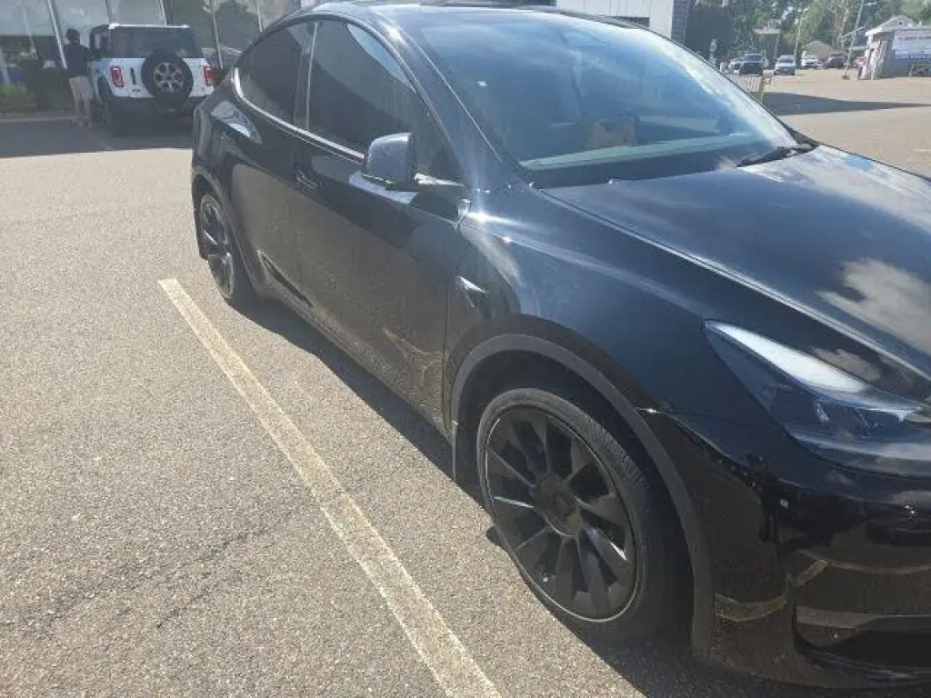 Tesla Model Y 2023 RWD Long Range 4-door Crossover