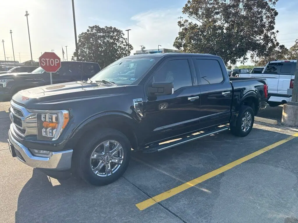 Ford F-150 2023 4x2 XLT 4 puertas SuperCrew 5.5 ft. SB