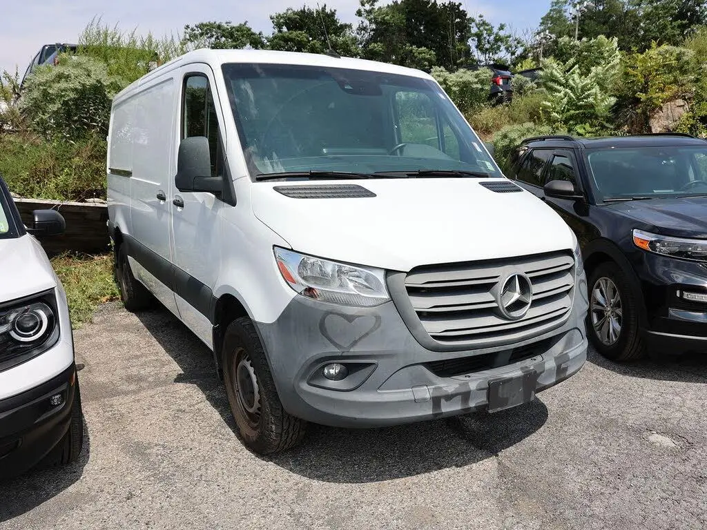 Mercedes-Benz Sprinter 2022 4x2 2500 3dr 144 in. WB Furgón de Carga (3.0L V6)
