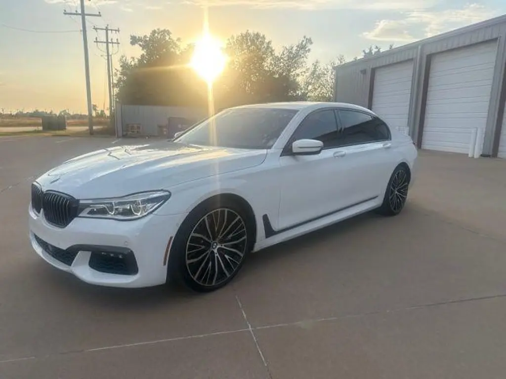 Serie 7 BMW 2019 750i Sedán 4 puertas
