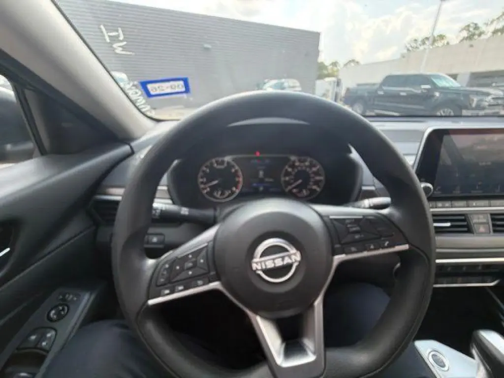 Nissan Altima 2024 2.5 SV 4dr Sedán
