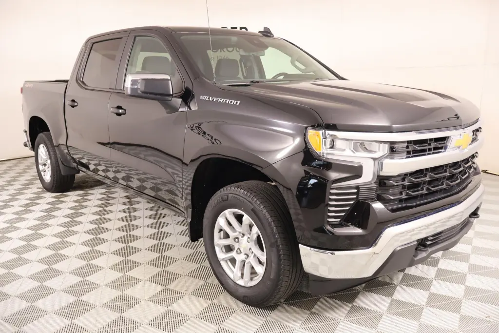 Chevrolet Silverado 1500 2023 4x4 LT 4dr Crew Cab 5.8 ft. SB con 2FL