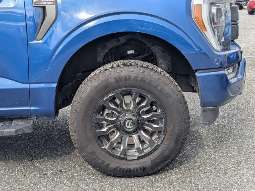 Ford F-150 2023 4x4 Lariat 4dr SuperCrew 5.5 ft. SB