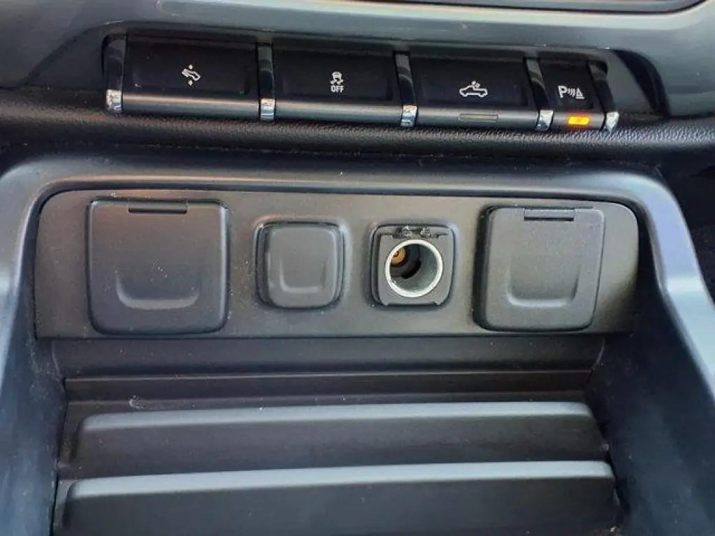 Chevrolet Silverado 1500 2015 4x4 LT Cabina Doble de 4 puertas y caja corta de 5.8 pies