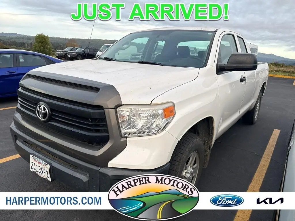 Toyota Tundra 2015 4x4 SR Cabina Doble de 4 puertas batea corta (V8 de 4.6L)