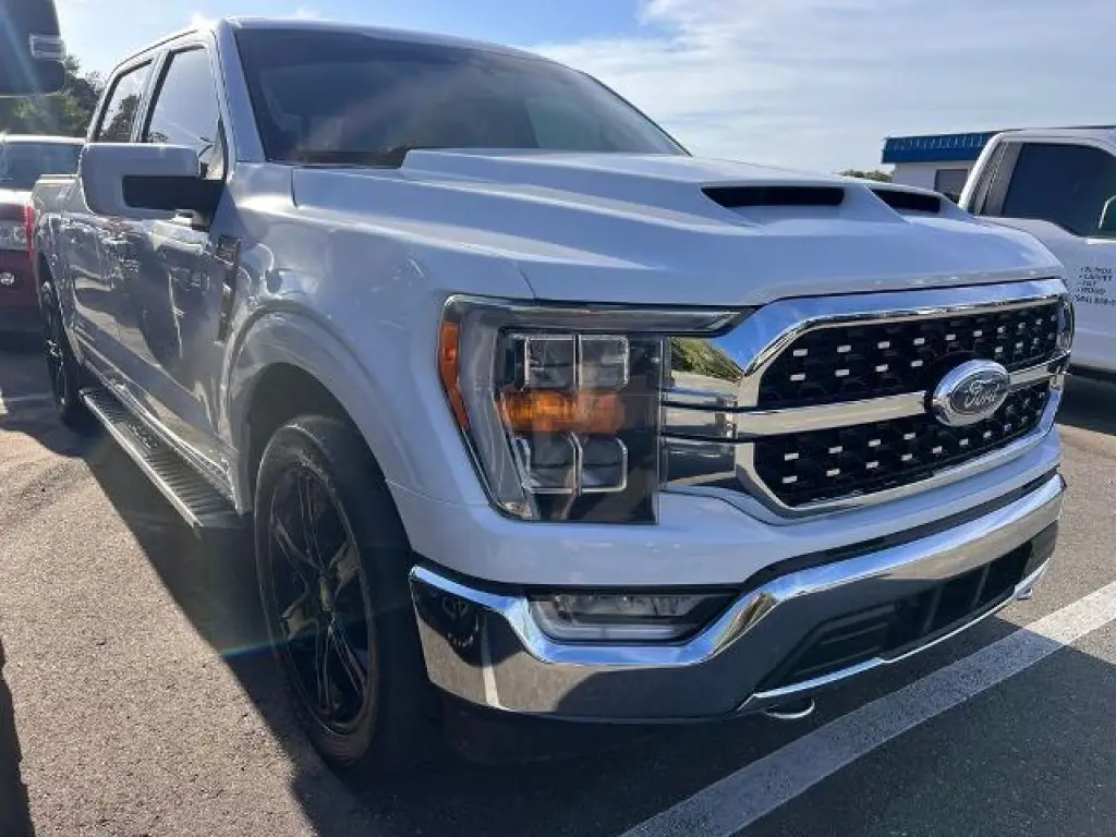 Ford F-150 2022 4x4 XL 4dr SuperCrew 5.5 ft. SB