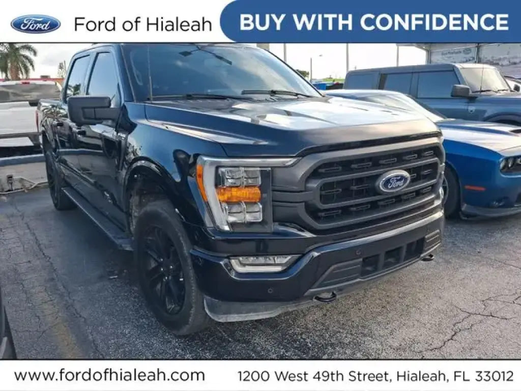 Ford F-150 2023 4x4 XLT 4dr SuperCrew con remolque 6.5 ft. SB