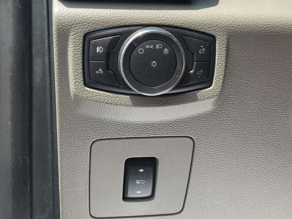 Ford F-150 2016 4x4 XLT 4dr SuperCrew 5.5 ft. SB