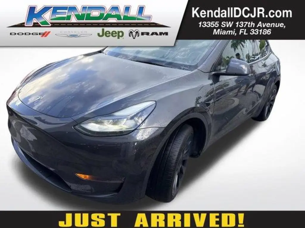 Tesla Model Y 2024 Long Range Crossover de 4 puertas
