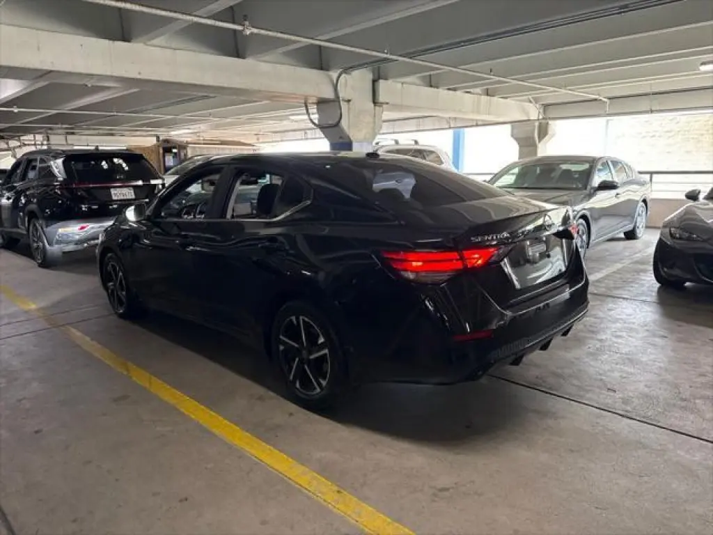 Nissan Sentra 2025 SV 4dr Sedán