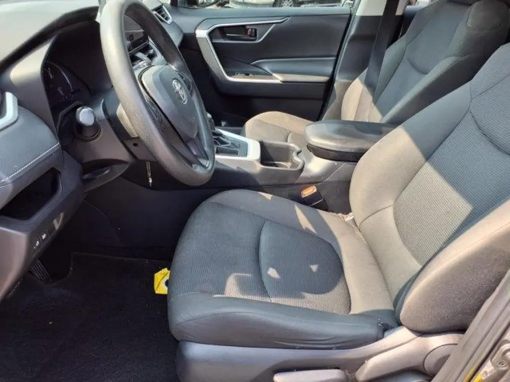 Toyota RAV4 2025 LE 4dr SUV