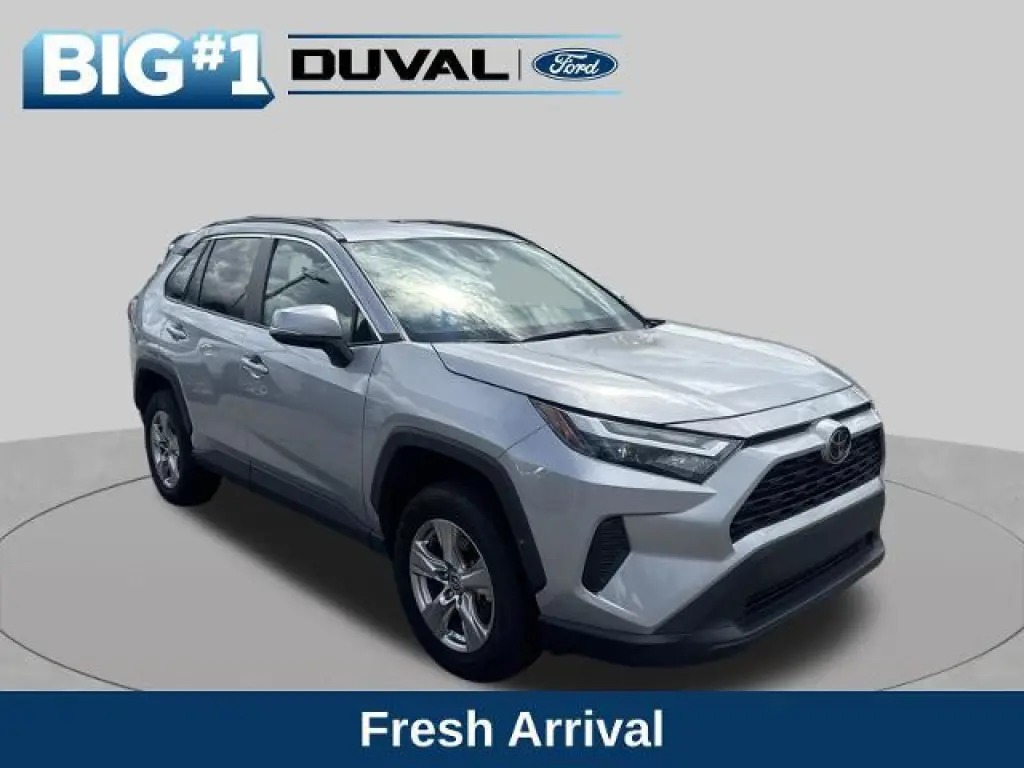 Toyota RAV4 2024 con tracción en las cuatro ruedas XLE 4dr SUV