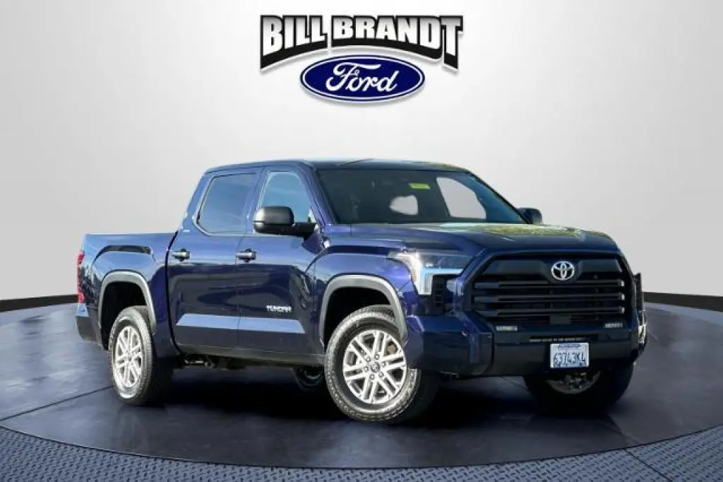 Toyota Tundra 2026 4x4 SR5 4dr CrewMax Cab Pickup SB