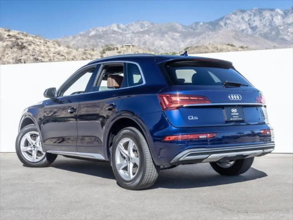 Audi Q5 2023 AWD quattro Premium 40 TFSI 4dr SUV