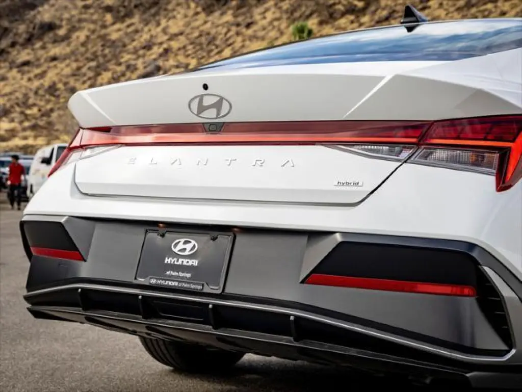 Hyundai ELANTRA Hybrid 2026 Limited 4dr Sedán