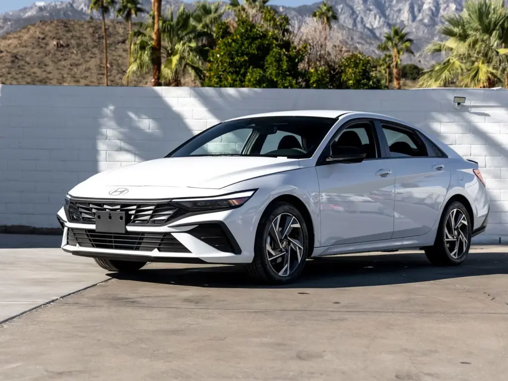 Hyundai ELANTRA 2025 SEL Sport 4dr Sedán
