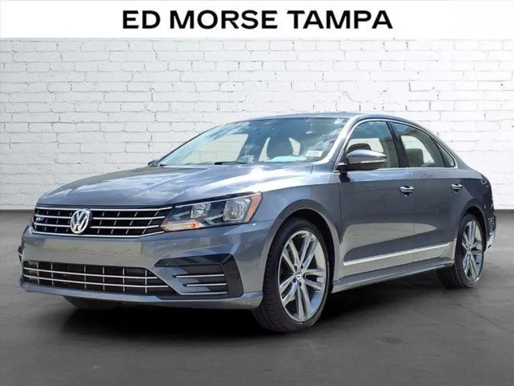 Volkswagen Passat 2016 1.8T R-Line 4dr Sedán