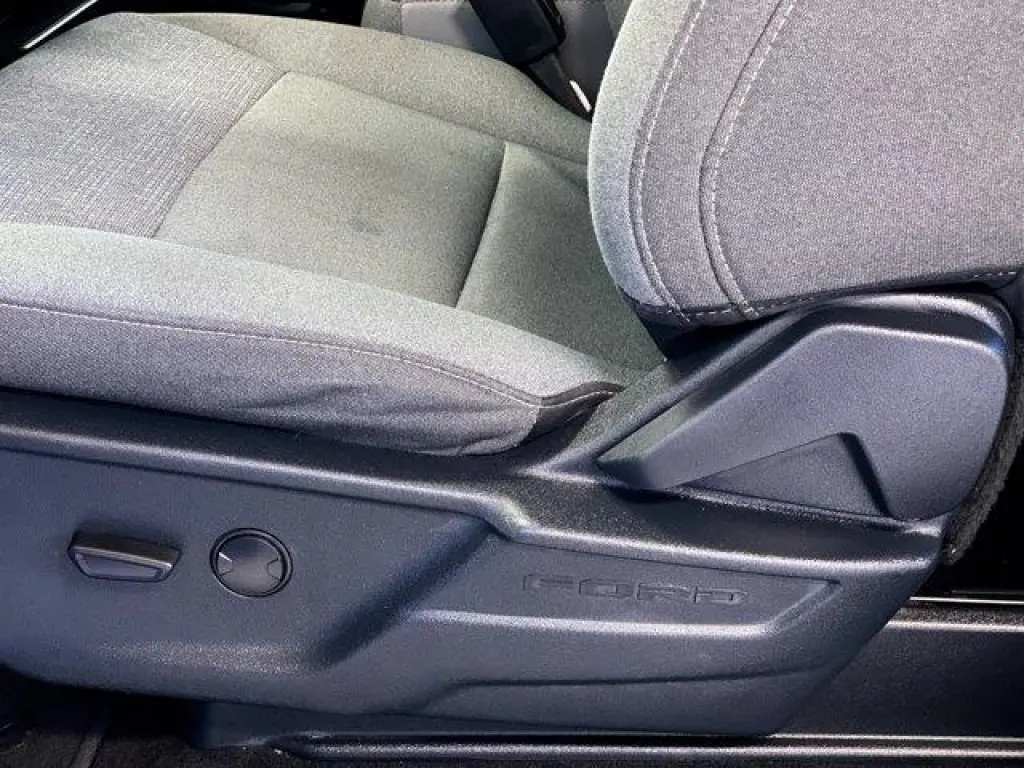 Ford F-150 2025 4x2 XLT cabina SuperCrew de 4 puertas, cama de 5.5 pies