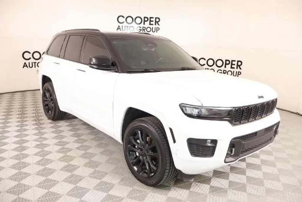 Jeep Grand Cherokee 2022 4x2 Overland 4dr SUV (lanzamiento a mitad de año)