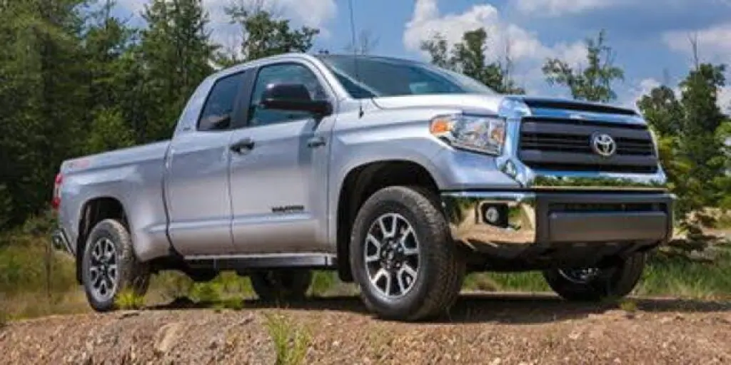 Toyota Tundra 2016 4x2 SR5 4dr Double Cab Pickup SB (5.7L V8 FFV)