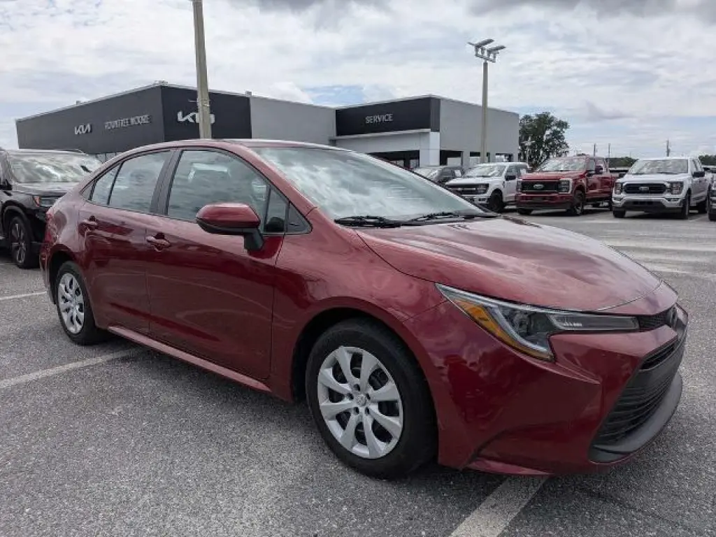 Toyota Corolla 2024 LE Sedán 4 puertas