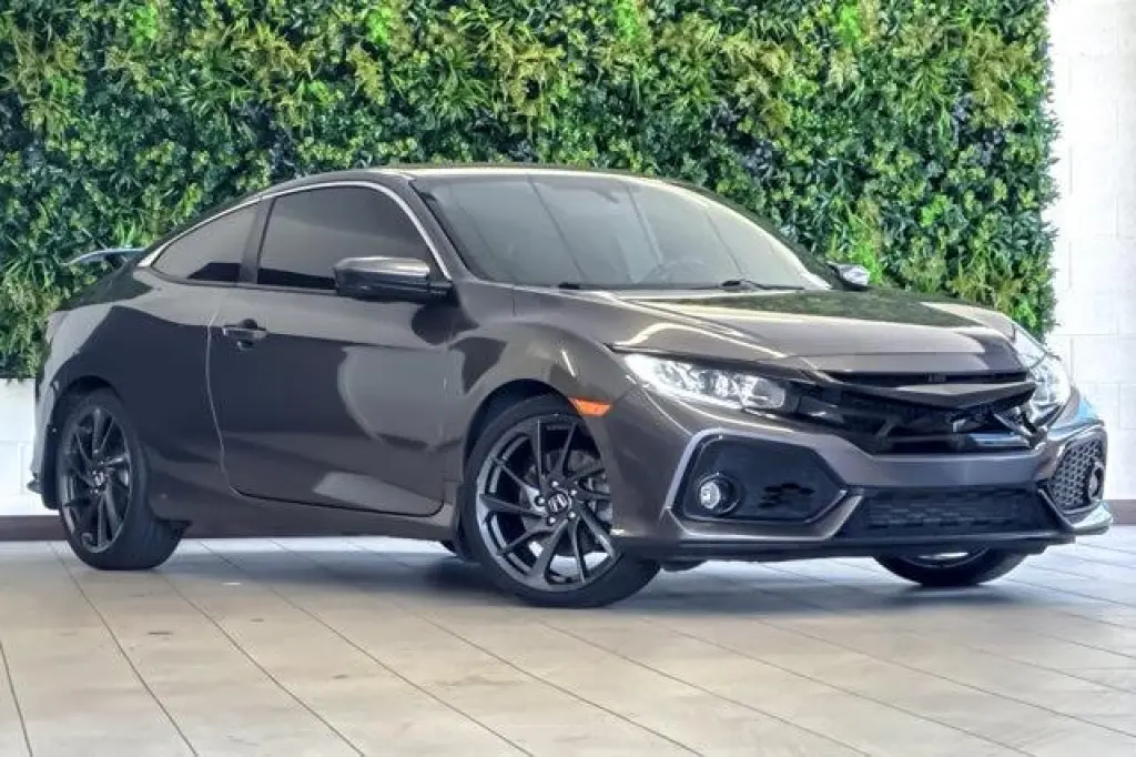 Honda Civic 2019 Si 2dr Coupé con neumáticos de verano
