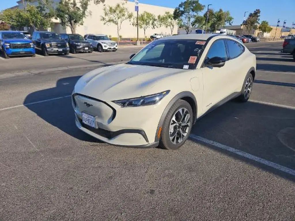 Ford Mustang Mach-E 2025 Select 4dr SUV