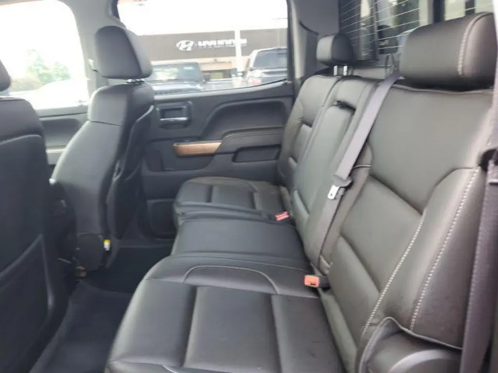 Chevrolet Silverado 2500HD 2015 4x4 LTZ 4dr Crew Cab SB