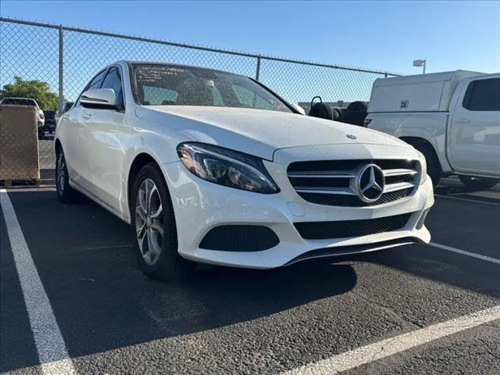 Mercedes-Benz Clase C 2016 AWD C 300 4MATIC Sedán de 4 puertas