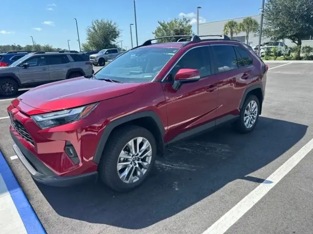 Toyota RAV4 2025 XLE Premium 4dr SUV