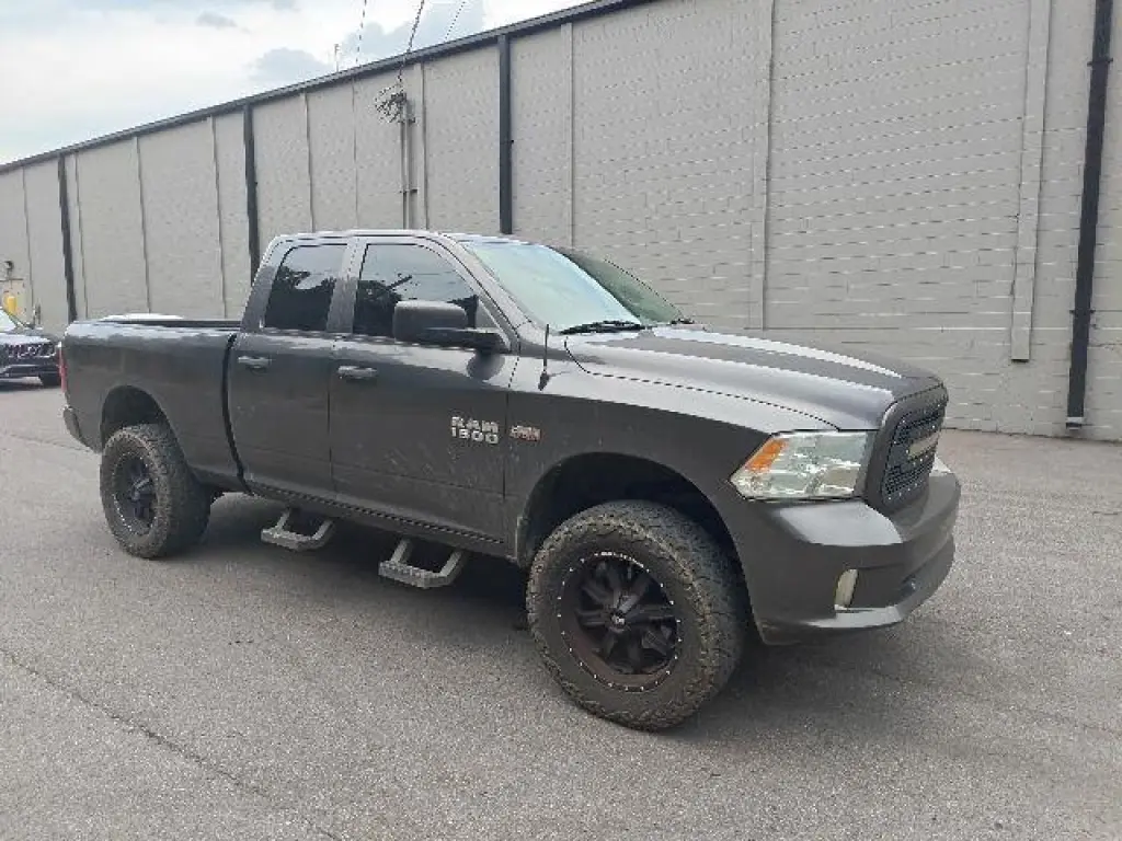 Ram 1500 2017 4x2 Express 4 puertas Quad Cab batea de 6.3 pies